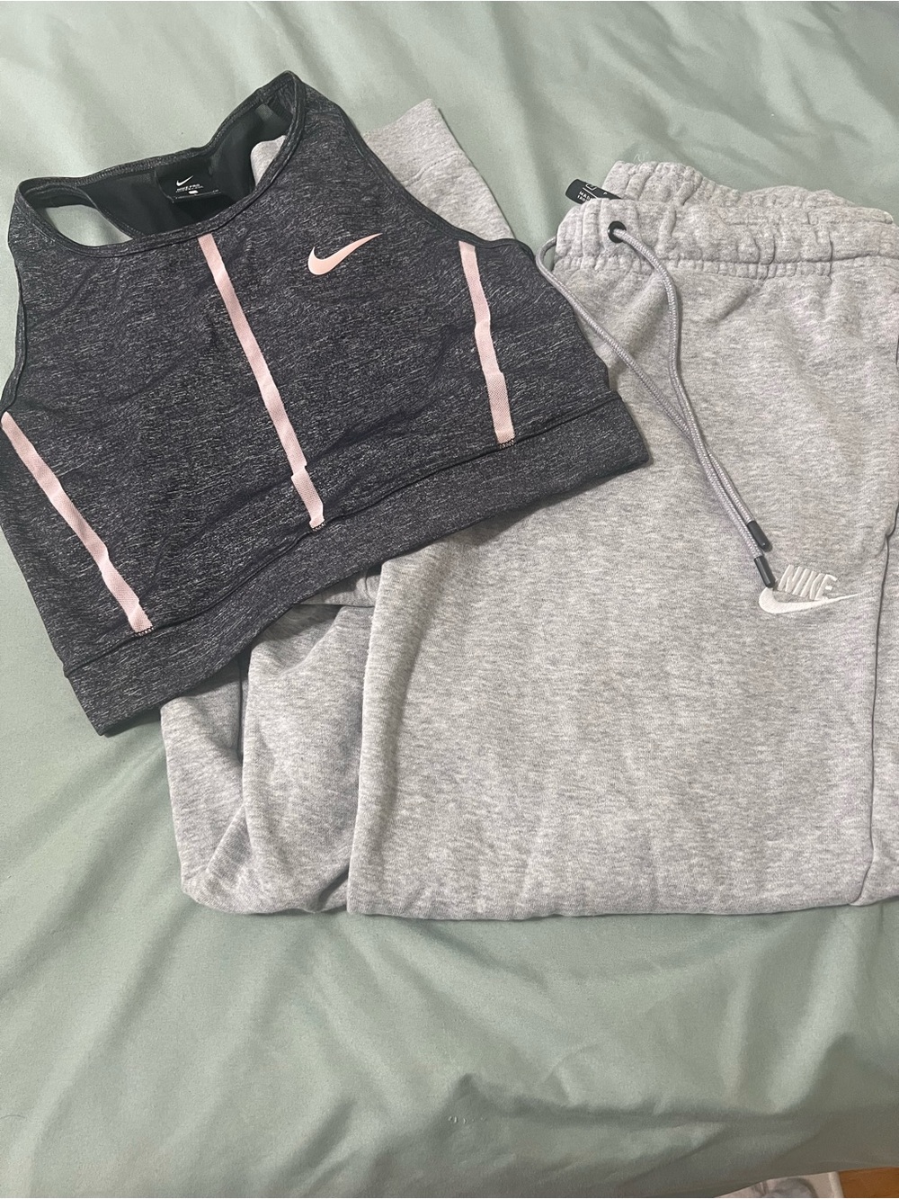 Nike sweatpants and top bundle
